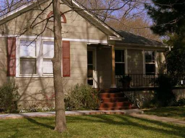 906 JOSEPHINE St