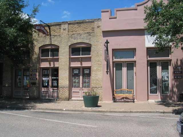 906 Main