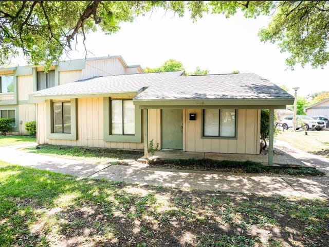 906 Silver Quail LN