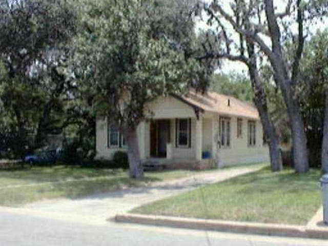 907 BOULDIN Ave