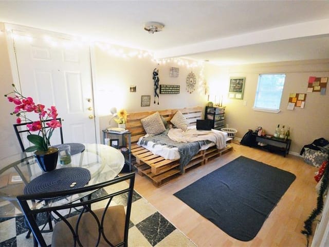 907 E 38th ST Unit #B
