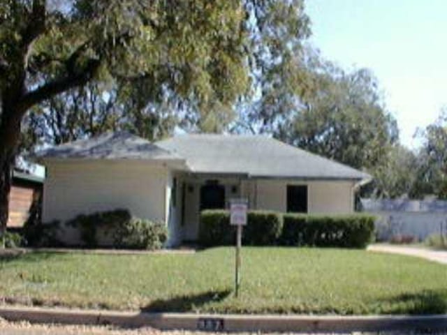 907 JESSIE St