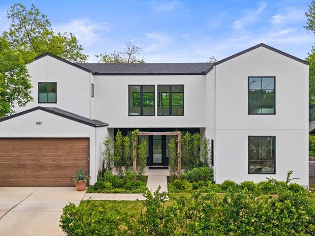 907 Karen Ave