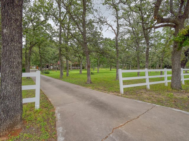 907 N State Highway 95