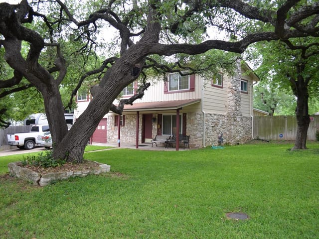 907 Pepperell CT