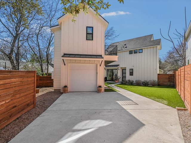 907 Redd ST Unit #2