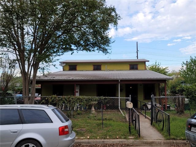 908 Chote Ave