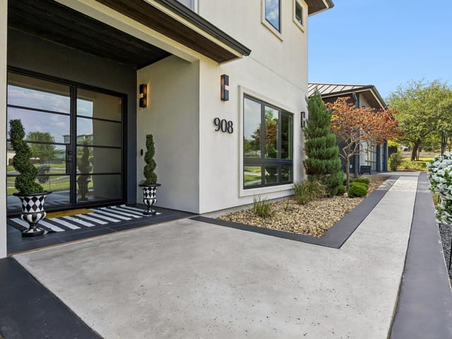 908 Cypress Grove Dr
