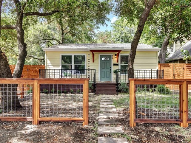 908 E 44th St Unit #2