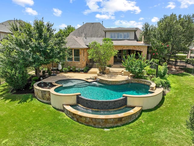 908 Lakewood Hills Ter