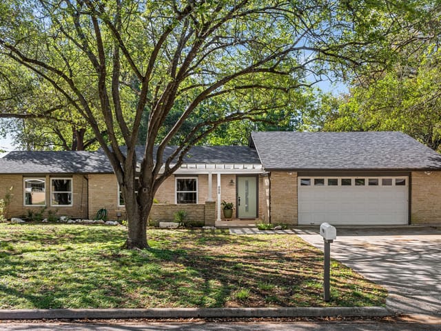 908 Merritt Dr