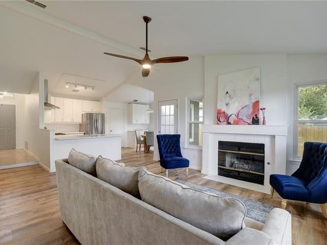 908 Sweetwater River Dr
