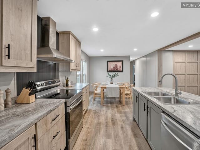 908 Yegua DR
