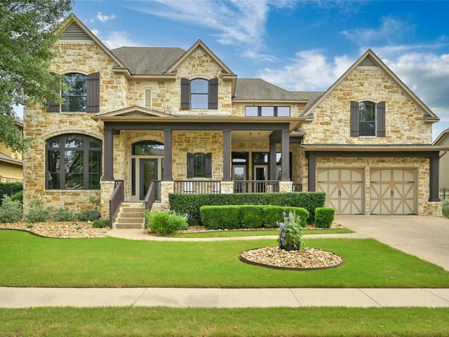 909 Lakewood Hills Ter