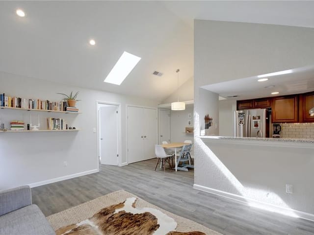 909 Milford Way
