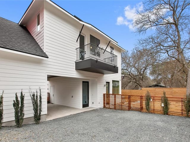 909 REDD St Unit #2