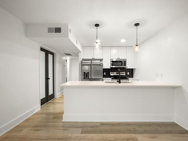 909 Reinli St Unit #103
