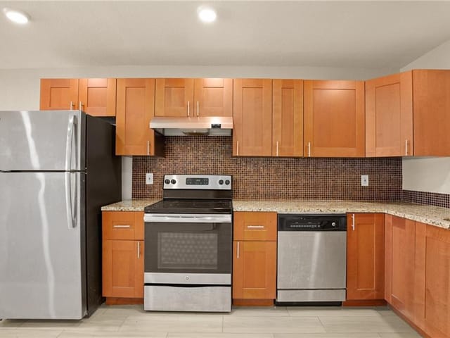 909 Reinli St Unit #114