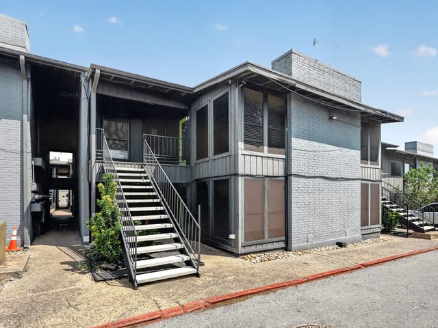909 Reinli ST Unit #240