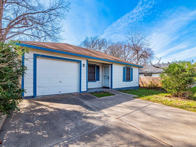 909 W Rundberg LN