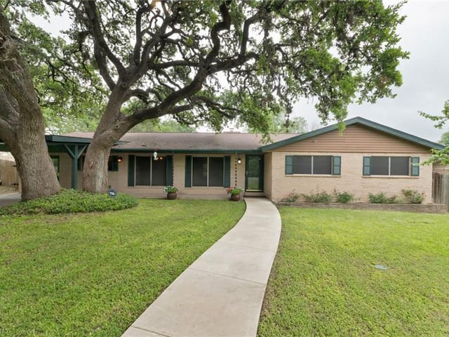 910 Berrywood Dr