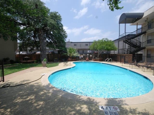 910 Duncan Ln Unit #11