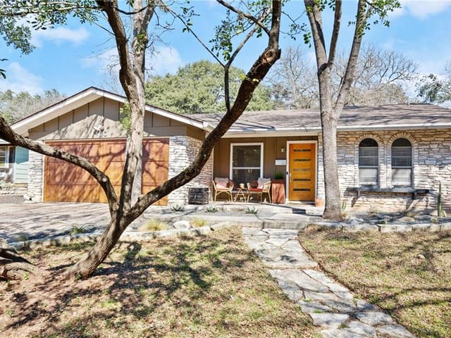 910 Glen Oak Dr
