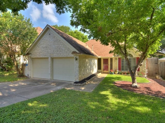 910 Isernia Dr