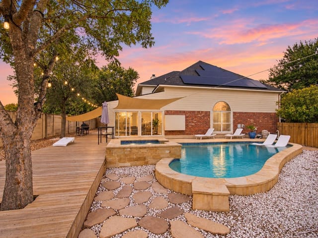 910 Point Run DR