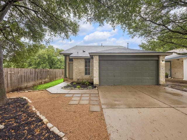 910 Port Daniel DR