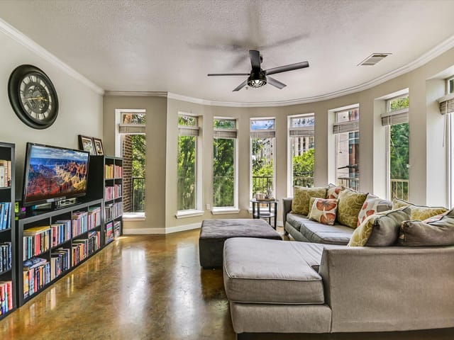 910 W 25th ST Unit #206