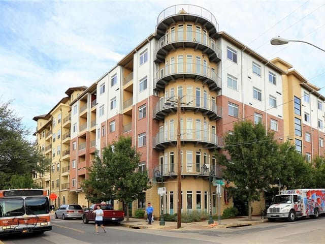 910 W 25th St Unit #302