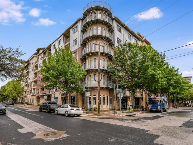 910 W 25th St Unit #404