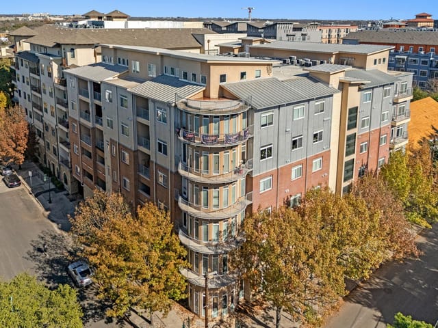 910 W 25th St Unit #409