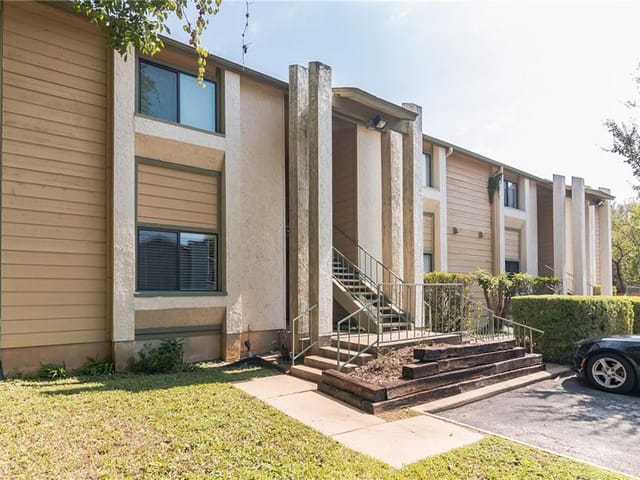 9100 Mountain Ridge Dr Unit #108