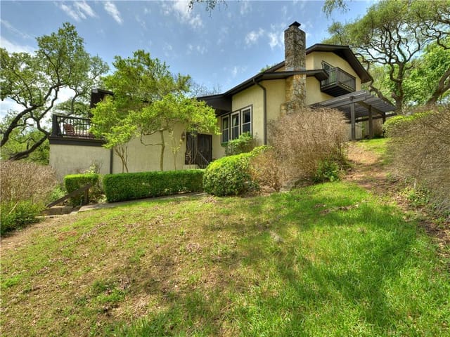 9102 Spring Lake Dr