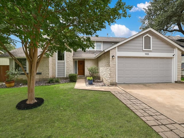 9105 Hazelhurst Dr