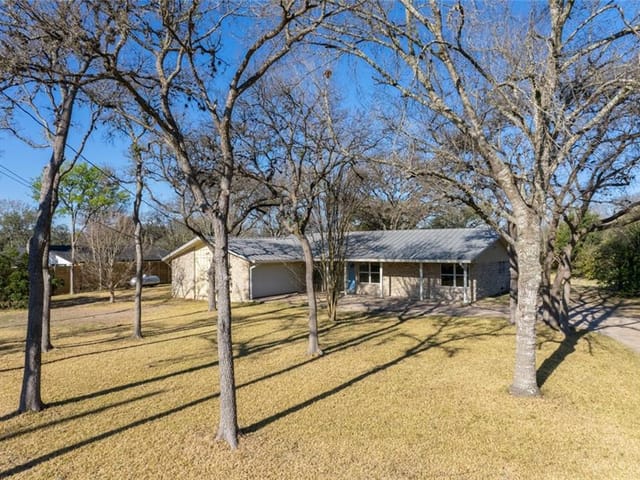 9106 Chisholm Ln