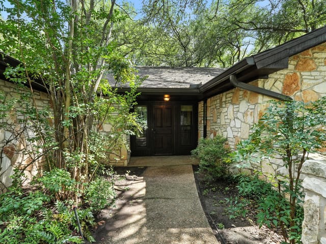 9107 Cedar Crest Dr