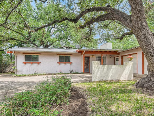 9107 Rockcrest Cir