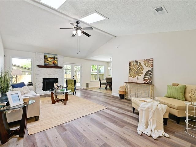 9108 Marsh Dr