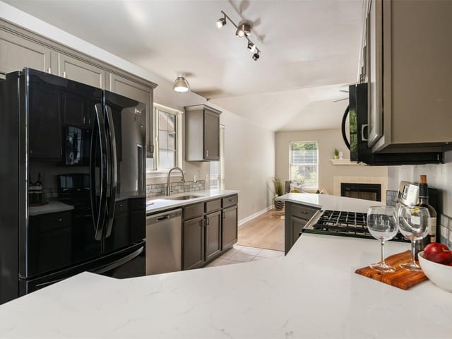 9108 Wellesley Dr