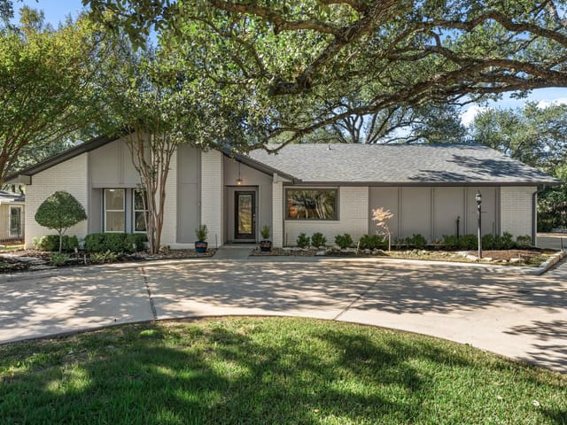 9109 Balcones Club DR