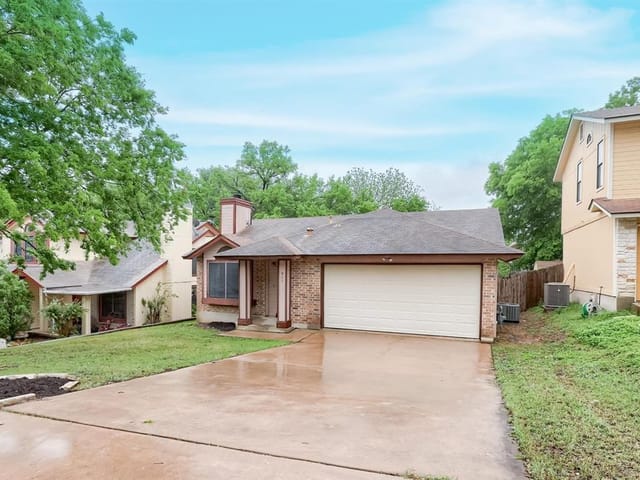 911 Sweetwater River Dr