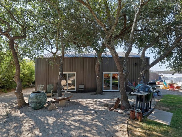 9114 290 W Highway