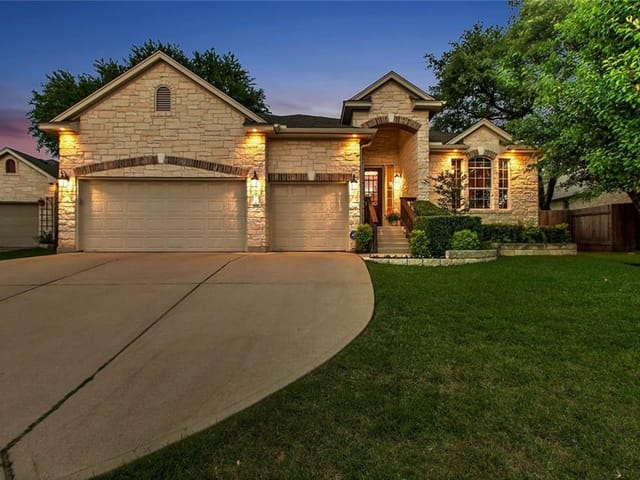 9116 Castle Pines Dr