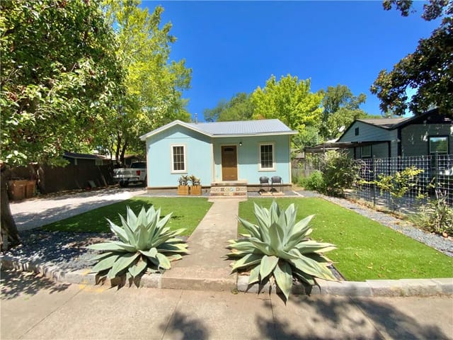 912 Calle Limon Dr