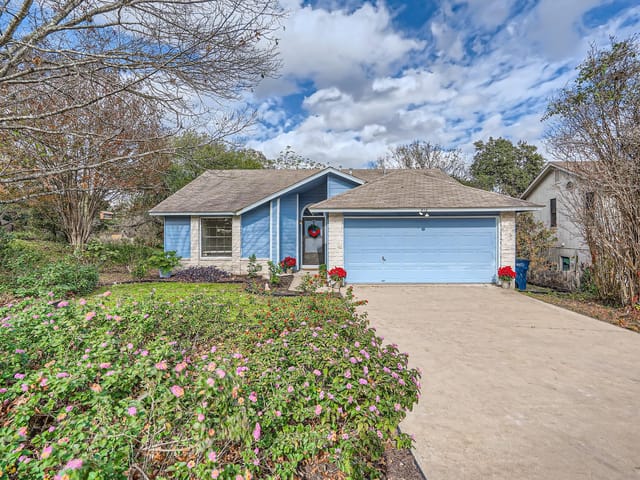 912 Sweetwater River Dr