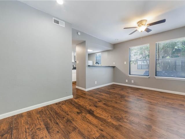 912 W 22 1/2 St Unit #B