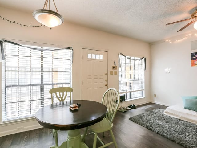 912 W 22nd St Unit #203
